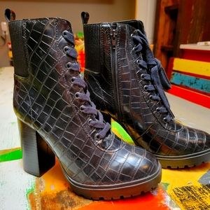 Steve Madden NEW Black Croc Print Lace Up/Side Zip Boots Size 8-1/2